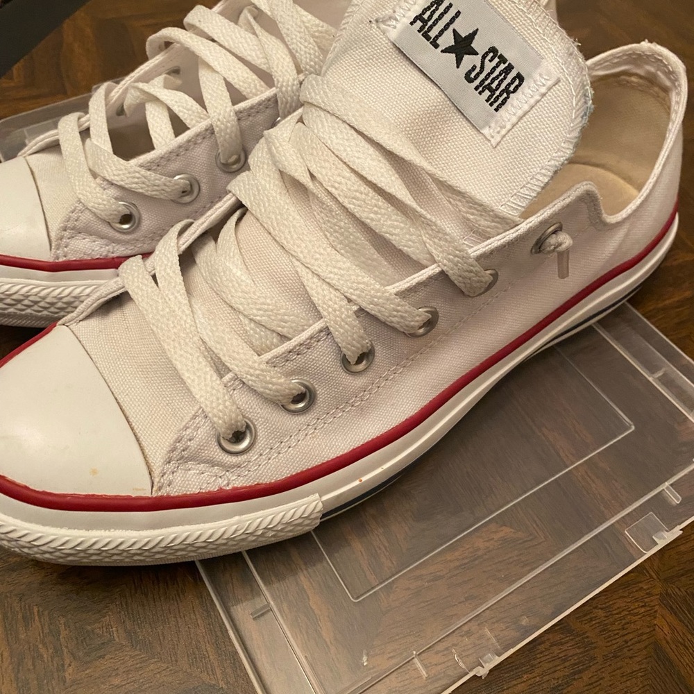 White canvas Converse